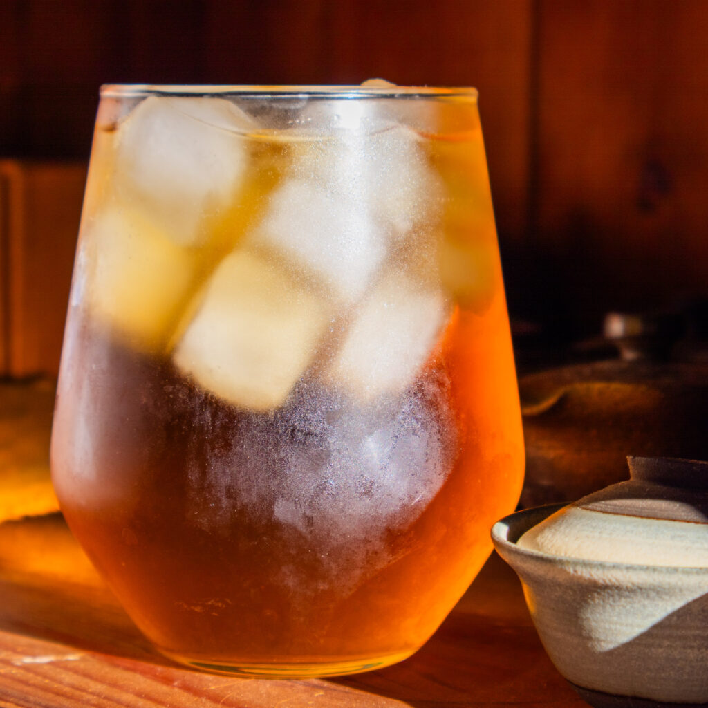 Thé Oolong Noir THANH TÂM ĐEN Roulé Cueillette de Printemps 2023