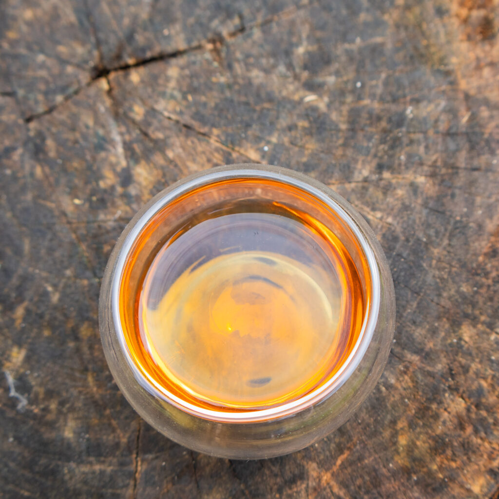 Thé Oolong Noir THANH TÂM ĐEN Roulé Cueillette de Printemps 2023