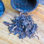 Thé Pu-erh Sauvage Cru Fumé dans du Bambou