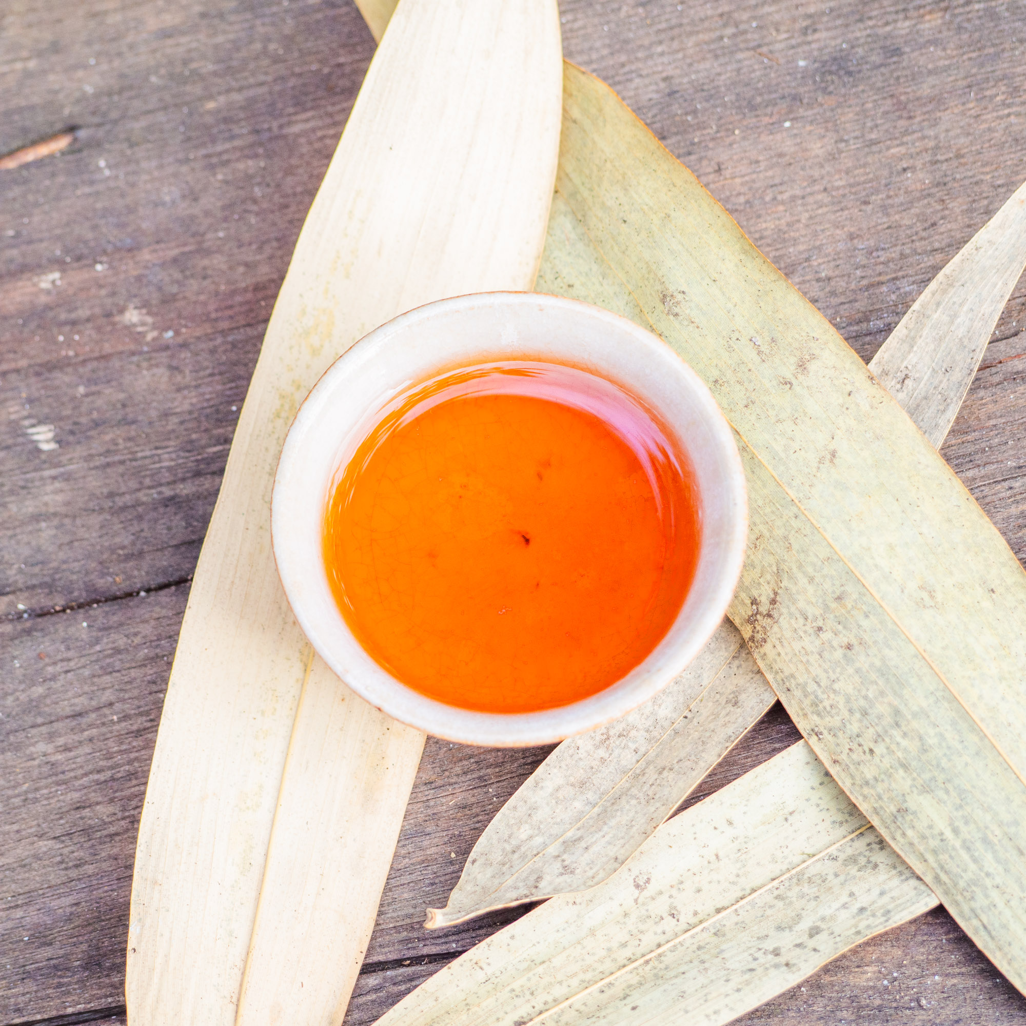 Thé Pu-erh Sauvage Cuit Millésime 2017 Fumé dans du Bambou | Thé Du Vietnam Thé Pu-erh Sauvage Cuit Millésime 2017 Fumé dans du Bambou – Image 15