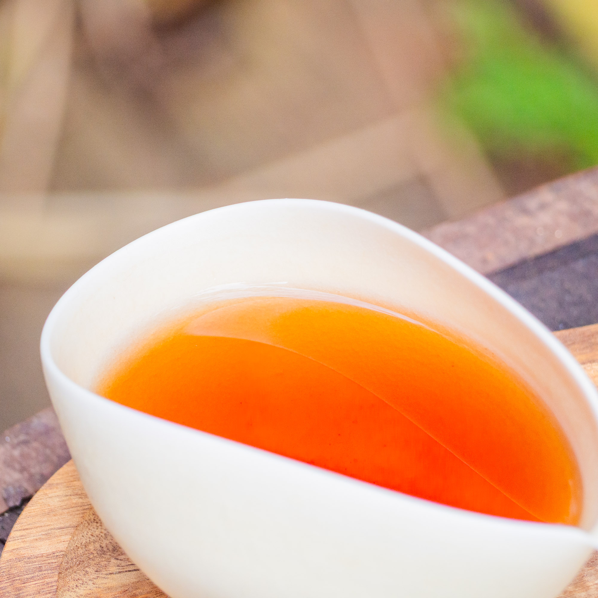 Thé Pu-erh Sauvage Cuit Millésime 2017 Fumé dans du Bambou | Thé Du Vietnam Thé Pu-erh Sauvage Cuit Millésime 2017 Fumé dans du Bambou – Image 6