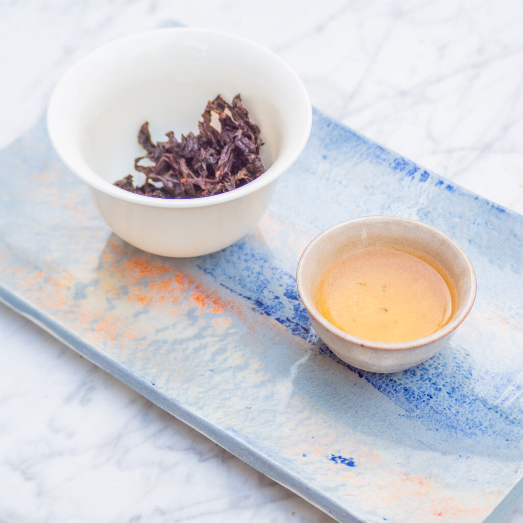 Thé Oolong Rouge THÚY NGỌC ĐỎ Cueillette de Printemps 2024 | Thé Du Vietnam Thé Oolong Rouge THÚY NGỌC ĐỎ Cueillette de Printemps 2024